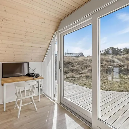 Lovely Thatched With A Large Annex - 1029 Holiday home *