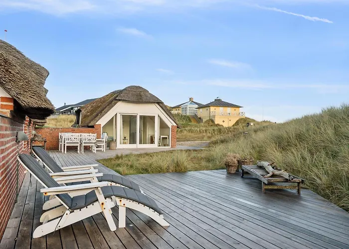 Сasa de vacaciones Lovely Thatched With A Large Annex - 1029