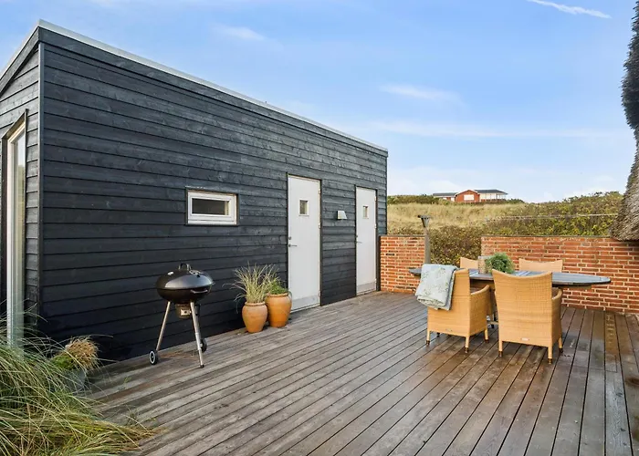 Сasa de vacaciones Lovely Thatched With A Large Annex - 1029